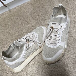 Stylish Cream Sneakers